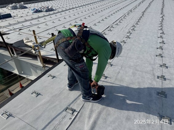 Installation of metal roof panel fixings for G15b (formerly G32) station body