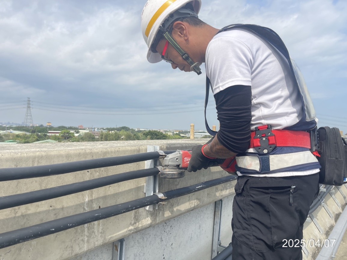 G13 station elevated cable line construction
